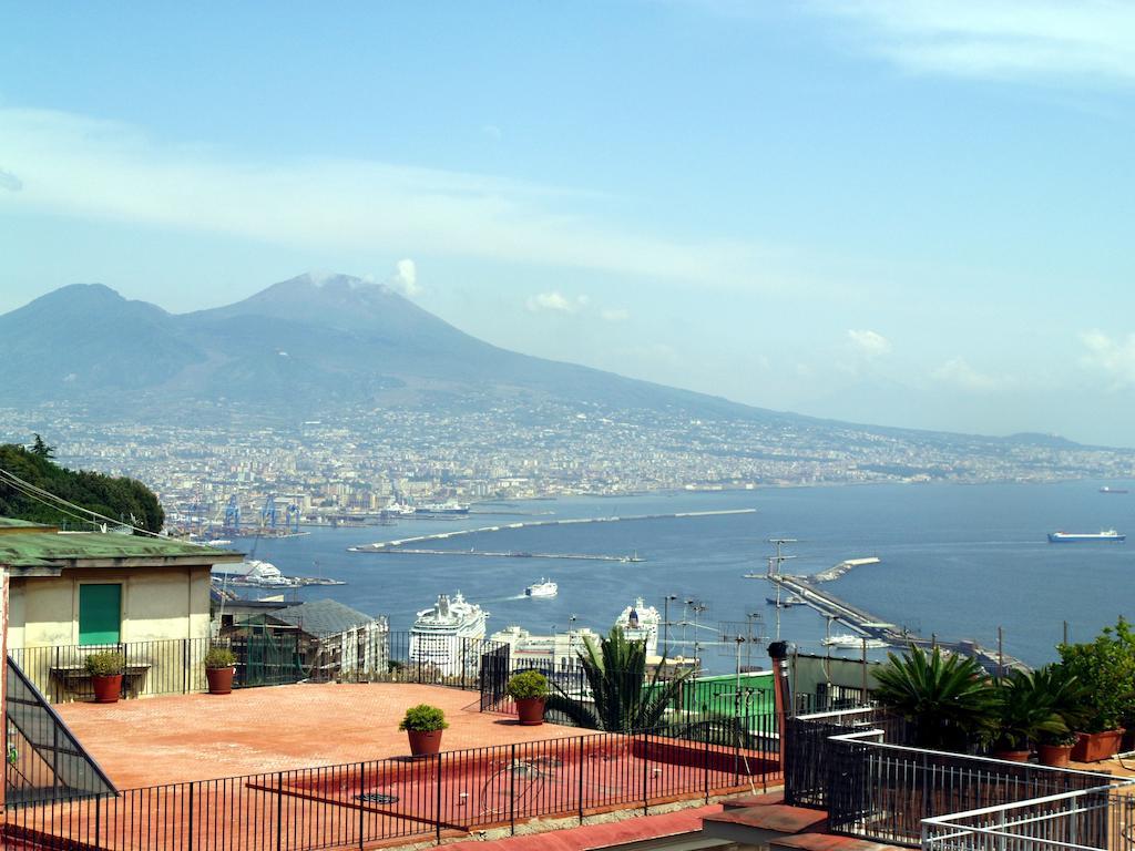 Una Terrazza Sul Golfo Neapel Exteriör bild